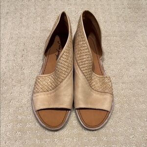 Free people Mont Blanc flat in beige woven